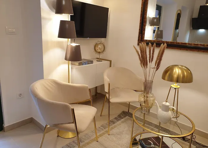 Old Town Oasis Apartment