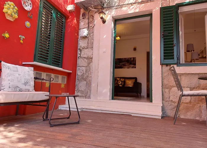 Old Town Oasis Split