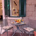 Old Town Oasis Split