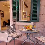 Old Town Oasis Split