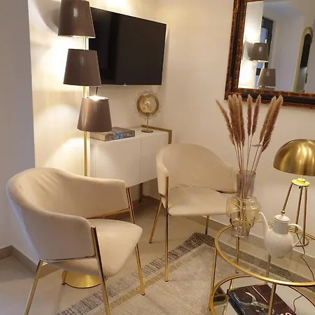 Old Town Oasis Apartman