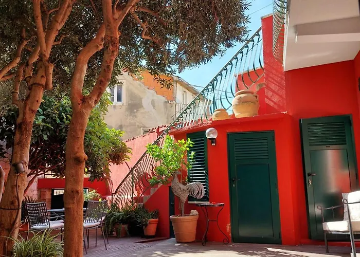 Old Town Oasis Split