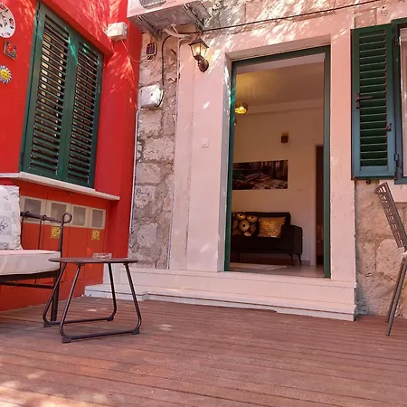 Old Town Oasis Split