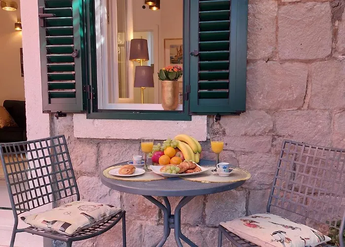 Old Town Oasis Split